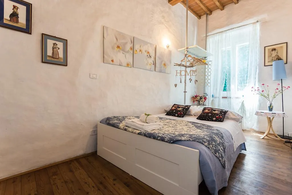 Antiche Mura Arezzo 2*,